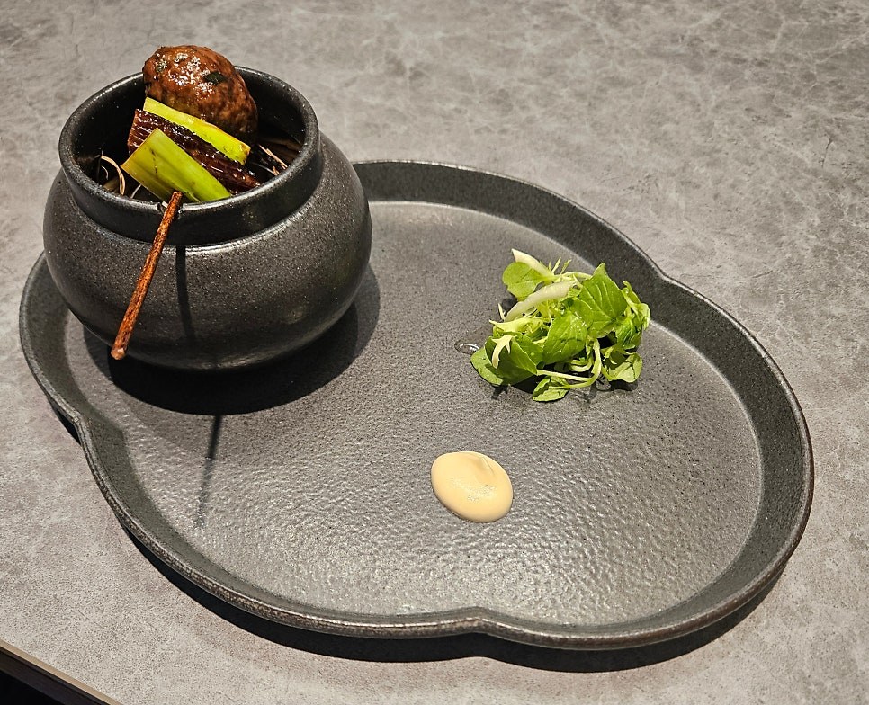 Hanwoo (Korean beef) omakase at GOWOOGA Gangnam — private-room restaurant in Gangnam, Seoul