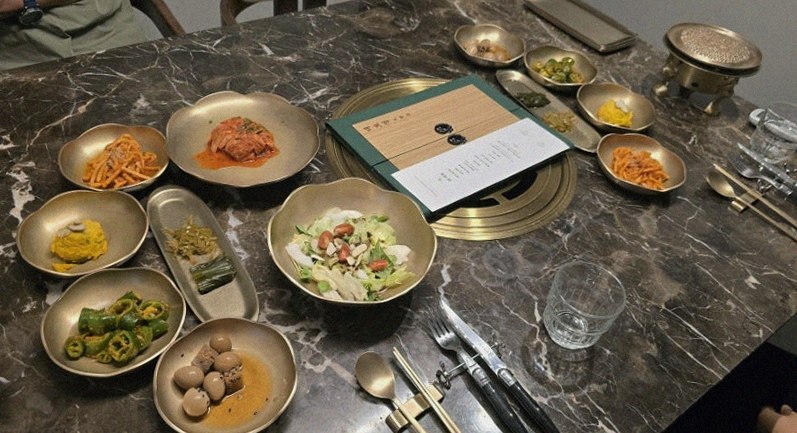대보정 시청역점 · 서울역 맛집 한우오마카세 · 한 상 가득 차려진 한우 오마카세 코스