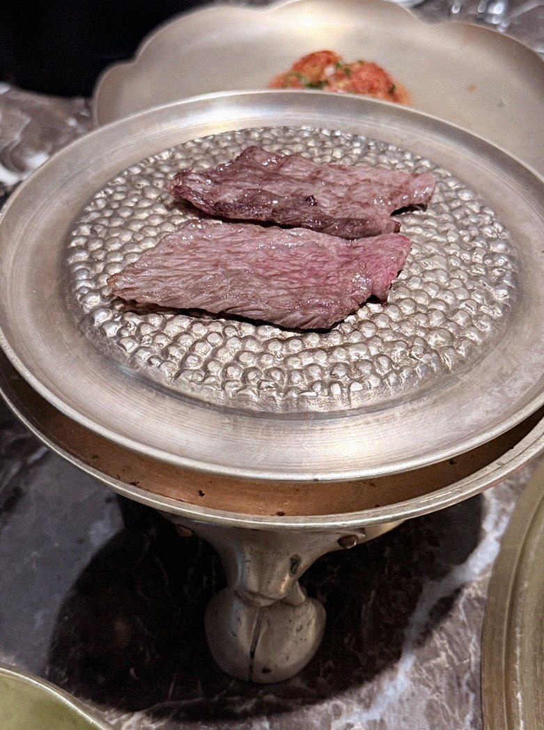 대보정 시청역점 · 광화문 맛집 한우오마카세 · 마블링이 살아있는 프리미엄 한우 쇼잉