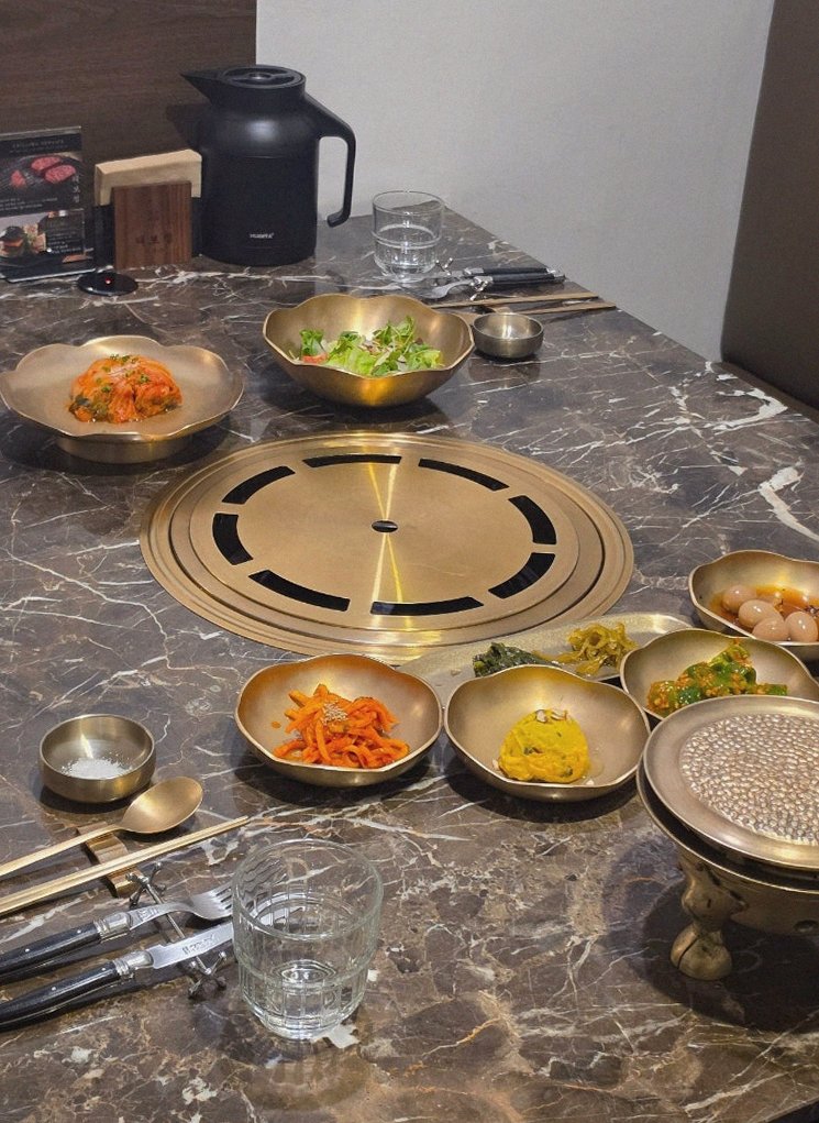 DAEBOJUNG City Hall · 彩り豊かなおかず（バンチャン）