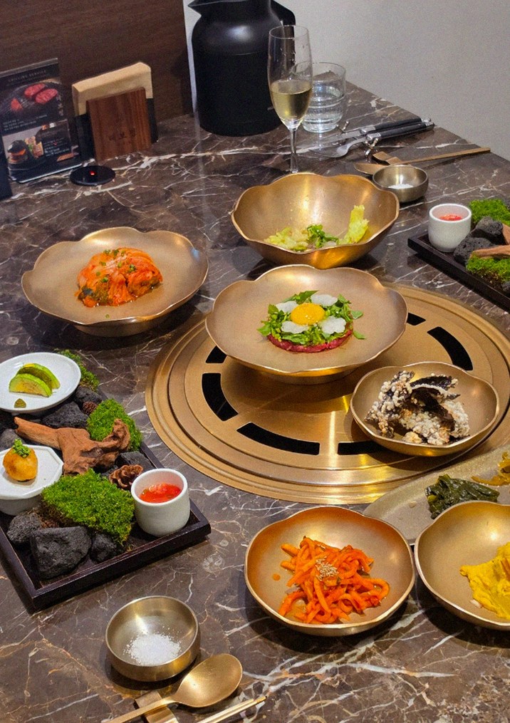 DAEBOJUNG City Hall · 彩り豊かなおかず（バンチャン）