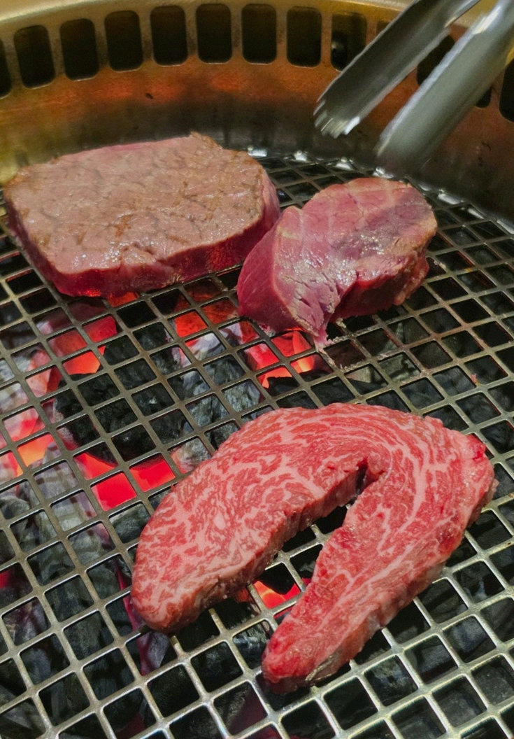 DAEBOJUNG City Hall · 備長炭で焼き上げる韓牛