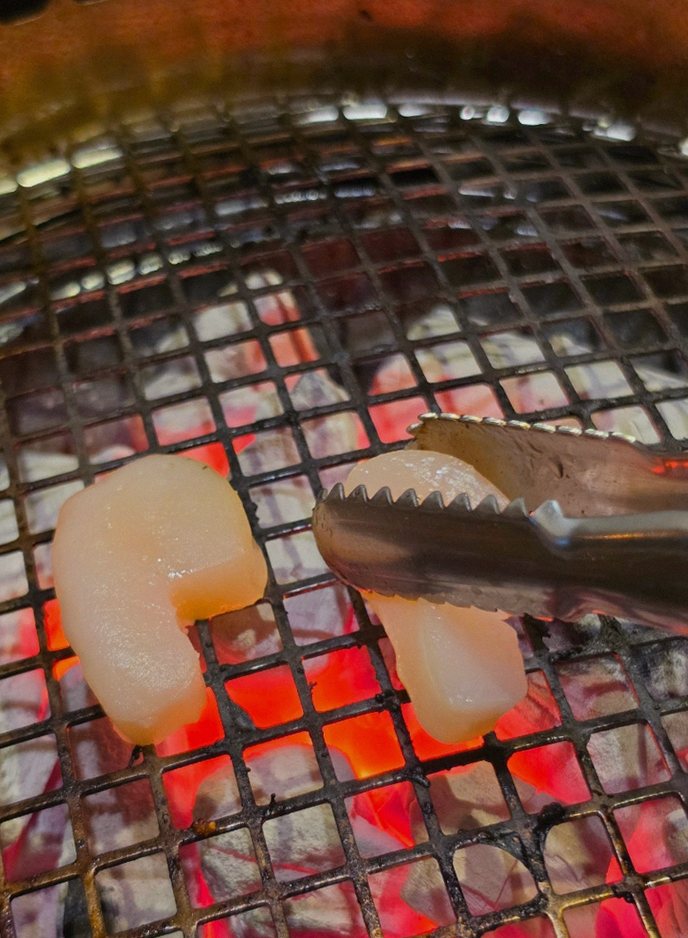 DAEBOJUNG City Hall · 備長炭で焼き上げる韓牛