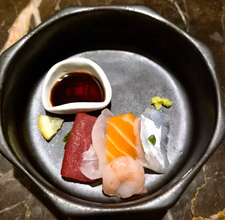 DAEBOJUNG City Hall · コースに添えられる海鮮料理