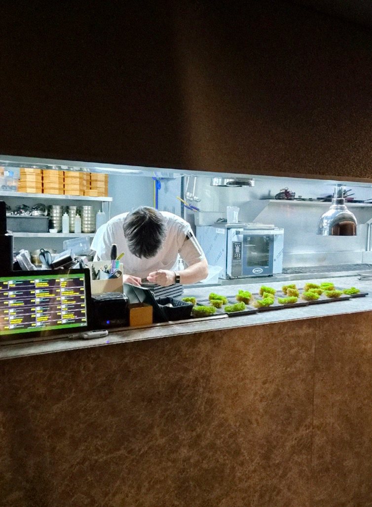 DAEBOJUNG City Hall · コースに添えられる海鮮料理