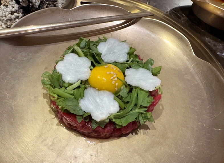 DAEBOJUNG City Hall · 新鲜韩牛生拌牛肉