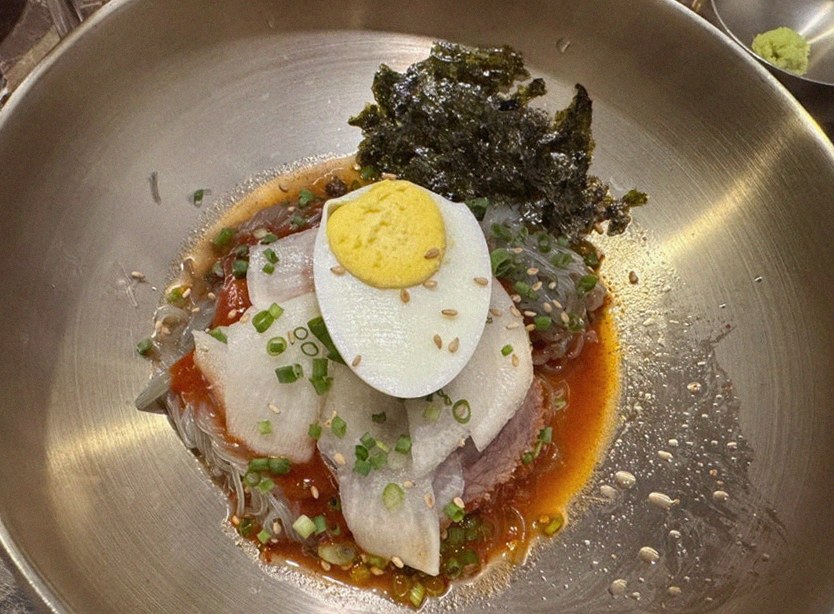 DAEBOJUNG City Hall · 新鲜韩牛生拌牛肉