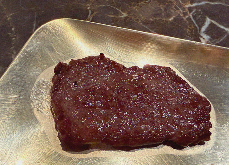 대보정 시청역점 · 서울 한우오마카세 한우오마카세 · 마블링이 살아있는 프리미엄 한우 쇼잉