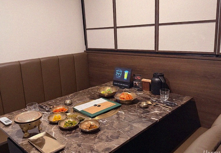 대보정 시청역점 · 서울 한우오마카세 한우오마카세 · 코스에 곁들여지는 해산물 요리