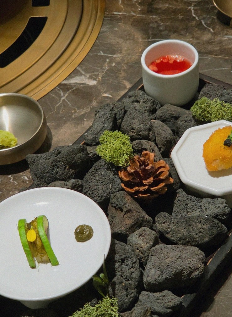 DAEBOJUNG City Hall · fresh Hanwoo beef tartare (yukhoe)