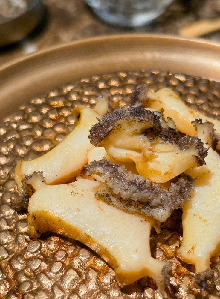 DAEBOJUNG City Hall · fresh Hanwoo beef tartare (yukhoe)