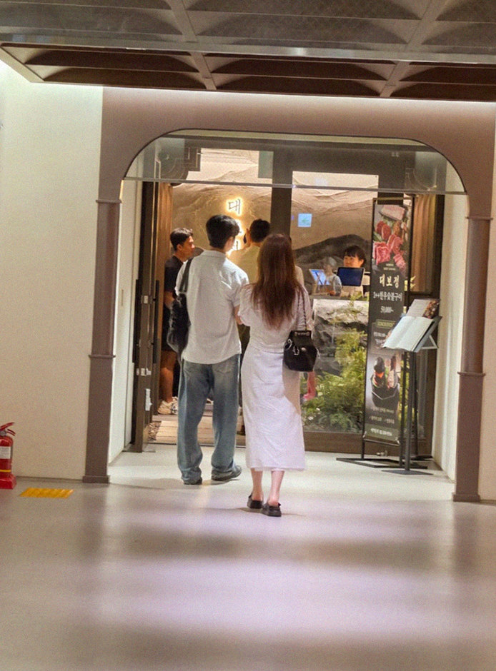DAEBOJUNG City Hall · restaurant entrance and signage