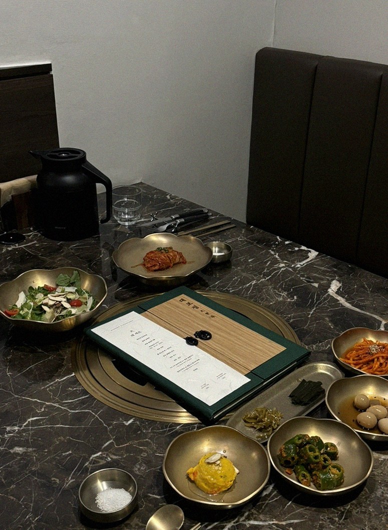 대보정 시청역점 · 서울역 맛집 한우오마카세 · 한 상 가득 차려진 한우 오마카세 코스