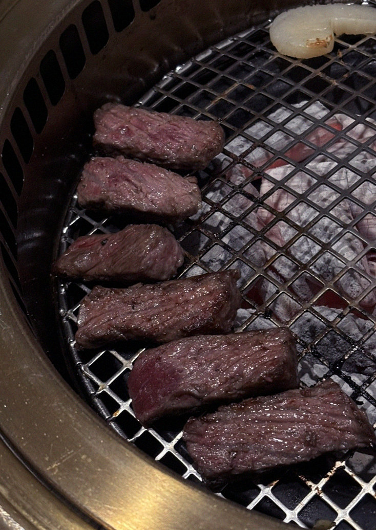 대보정 시청역점 · 서울역 맛집 한우오마카세 · 비장탄 그릴 위에서 익어가는 한우