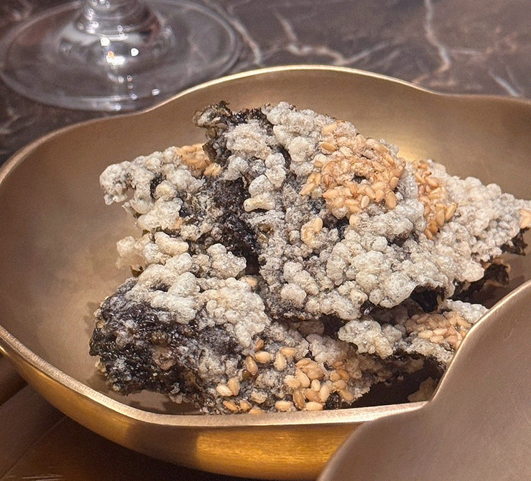 대보정 시청역점 · 서울역 맛집 한우오마카세 · 시그니처 한우 쇼잉 — 진열함에 담긴 마블링 한우와 캐비아