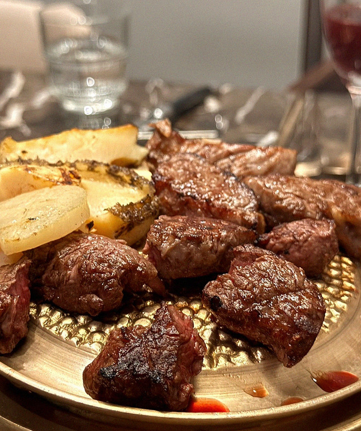대보정 시청역점 · 서울역 맛집 한우오마카세 · 한 접시씩 정성껏 플레이팅된 한우 코스 요리