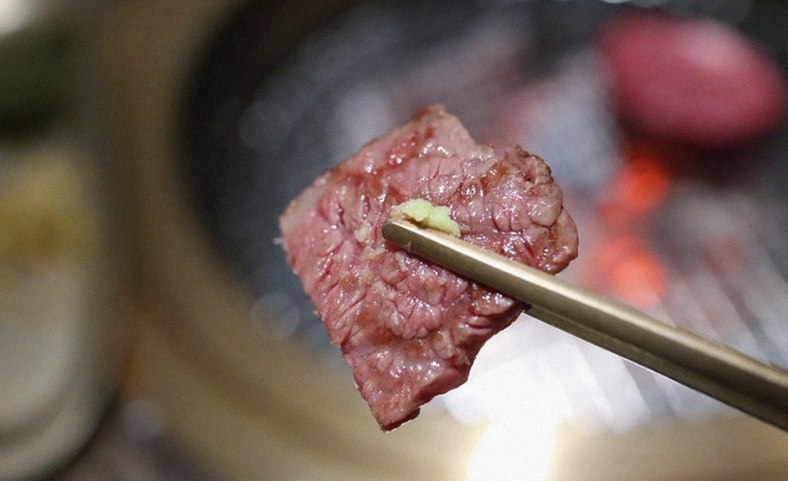 대보정 시청역점 · 광화문 한정식 서울 한우오마카세 · 신선한 한우 육회