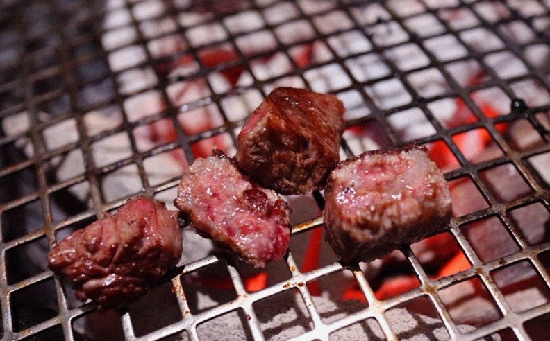 대보정 시청역점 · 광화문 한정식 서울 한우오마카세 · 비장탄 그릴 위에서 익어가는 한우