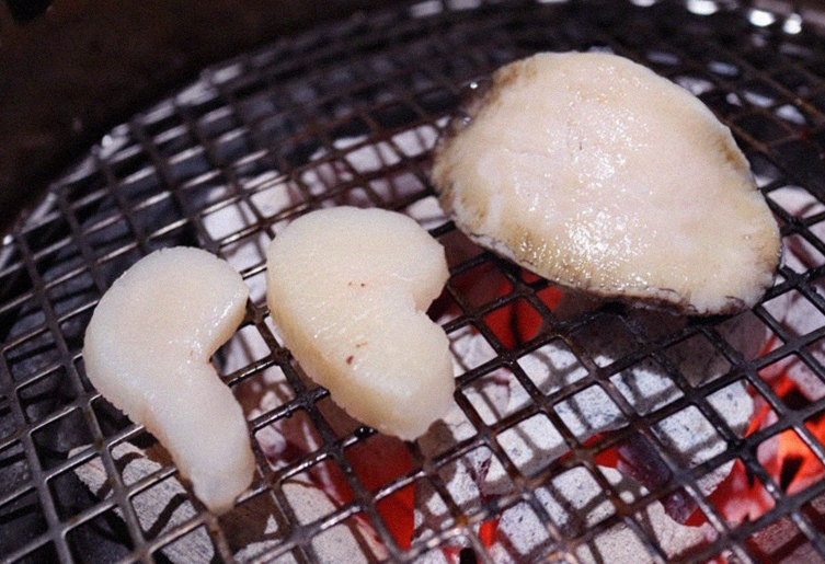 대보정 시청역점 · 광화문 한정식 서울 한우오마카세 · 비장탄 그릴 위에서 익어가는 한우