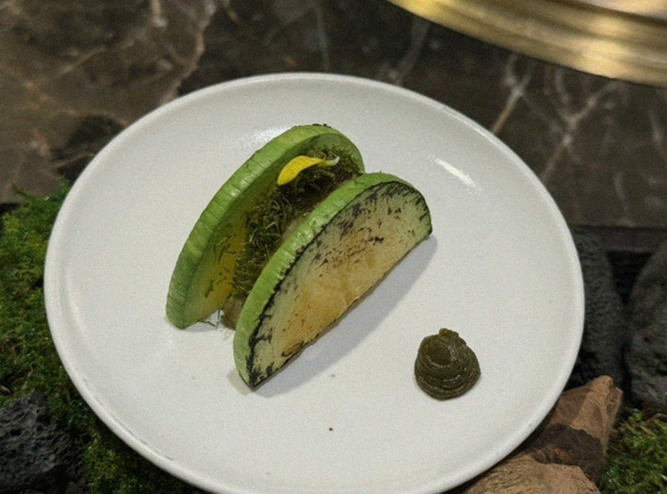 DAEBOJUNG City Hall · a plated course of Hanwoo beef