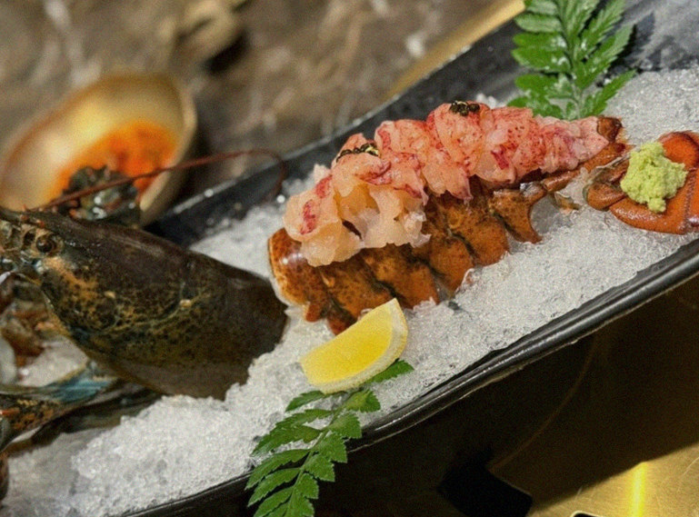 DAEBOJUNG City Hall · seafood course served alongside the beef
