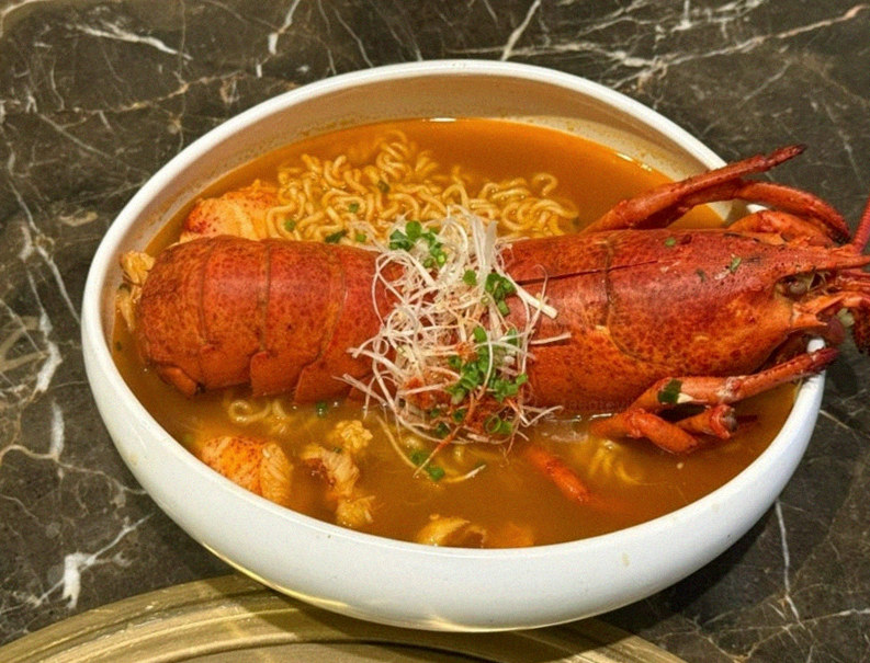 DAEBOJUNG City Hall · a warm soup to finish the course