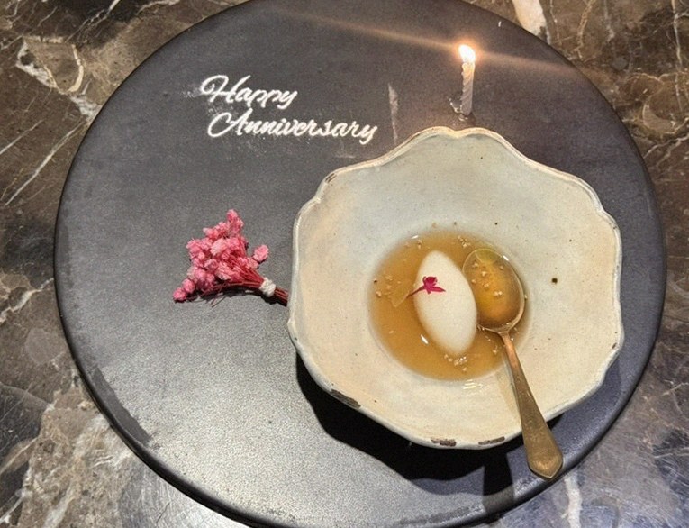 DAEBOJUNG City Hall · the signature Hanwoo showing — marbled beef cuts and caviar presented in a display chest