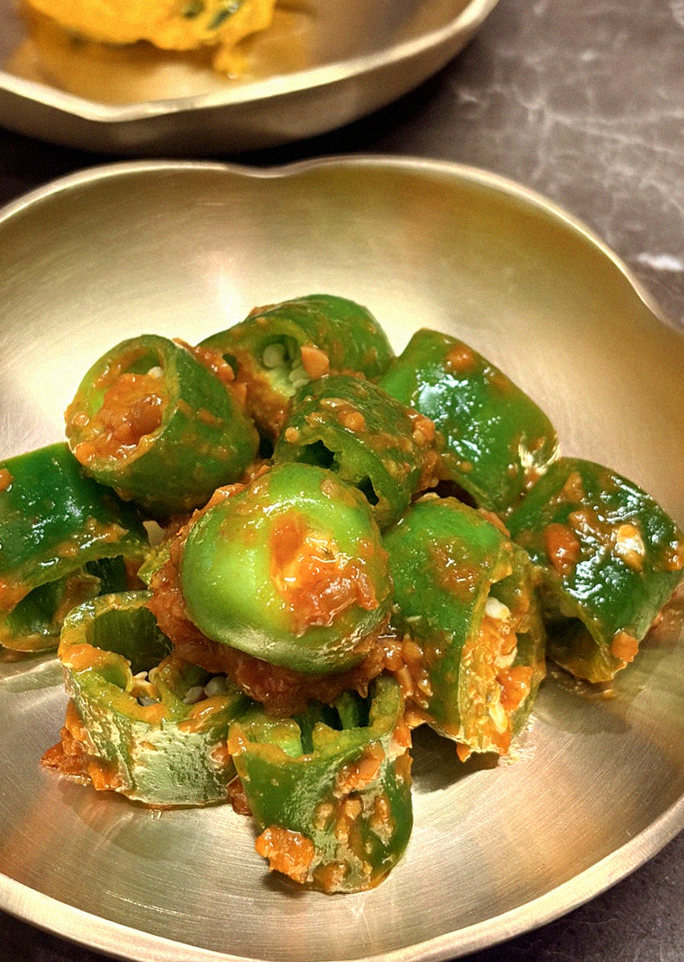 DAEBOJUNG Yeouido · assorted Korean side dishes (banchan)