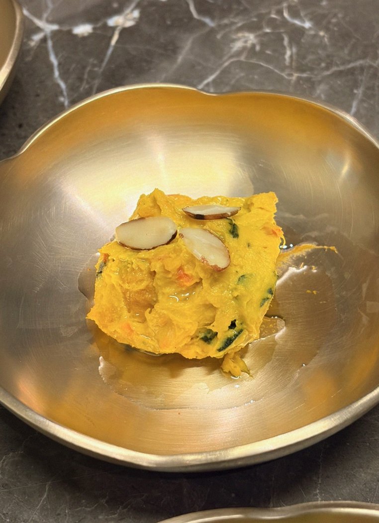 DAEBOJUNG Yeouido · a warm soup to finish the course