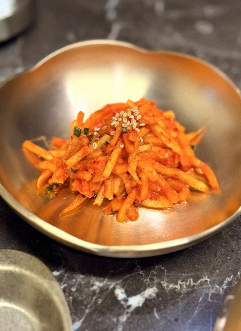DAEBOJUNG Yeouido · assorted Korean side dishes (banchan)