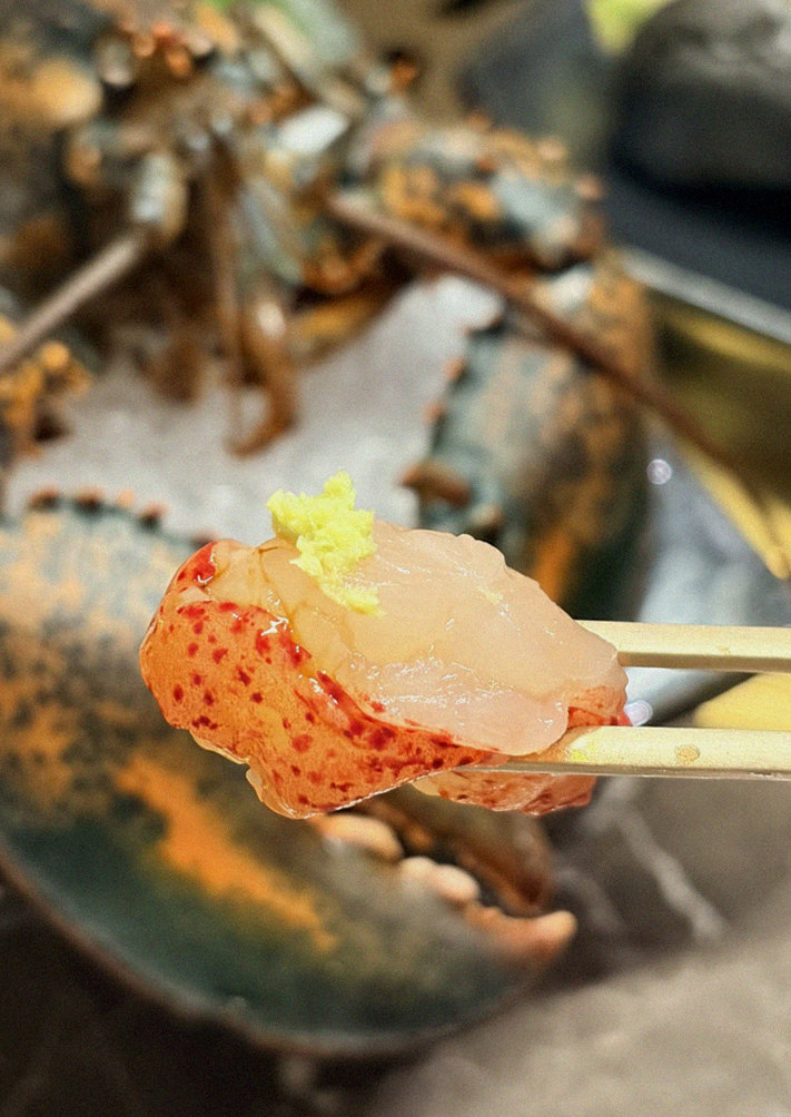 DAEBOJUNG Yeouido · seafood course served alongside the beef
