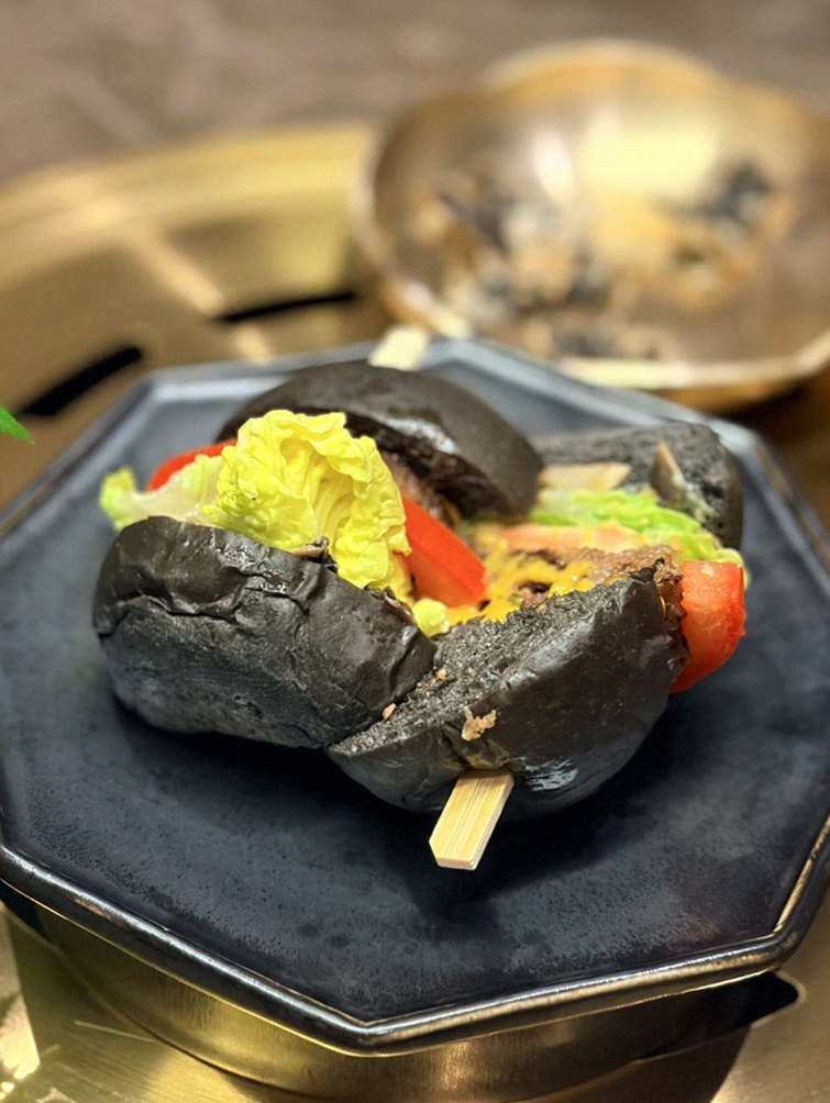 DAEBOJUNG Yeouido · fresh Hanwoo beef tartare (yukhoe)