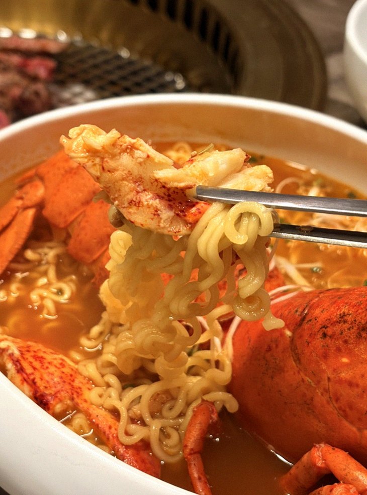DAEBOJUNG Yeouido · a warm soup to finish the course