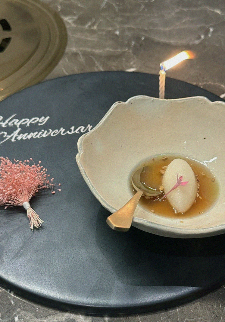 대보정 여의도점 · 여의도 룸식당 여의도 맛집 · 시그니처 한우 쇼잉 — 진열함에 담긴 마블링 한우와 캐비아