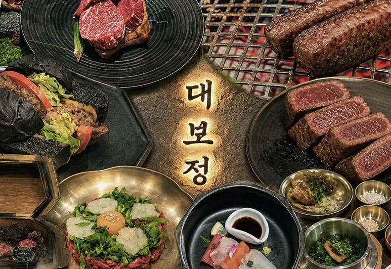 대보정 여의도점 · 여의도 룸식당 여의도 오마카세 · 시그니처 한우 쇼잉 — 진열함에 담긴 마블링 한우와 캐비아