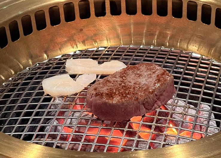 대보정 여의도점 · 여의도 룸식당 여의도 오마카세 · 비장탄 그릴 위에서 익어가는 한우