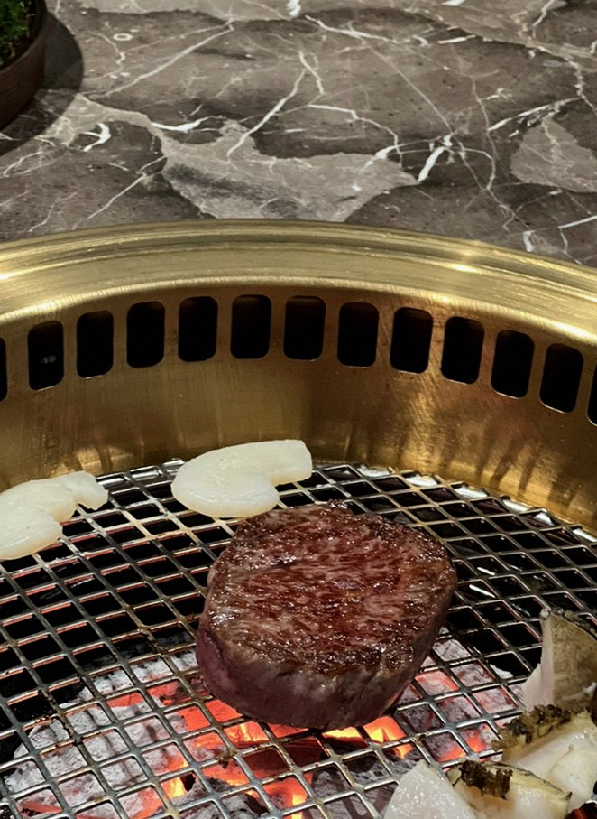 대보정 여의도점 · 여의도 룸식당 여의도 맛집 · 비장탄 그릴 위에서 익어가는 한우