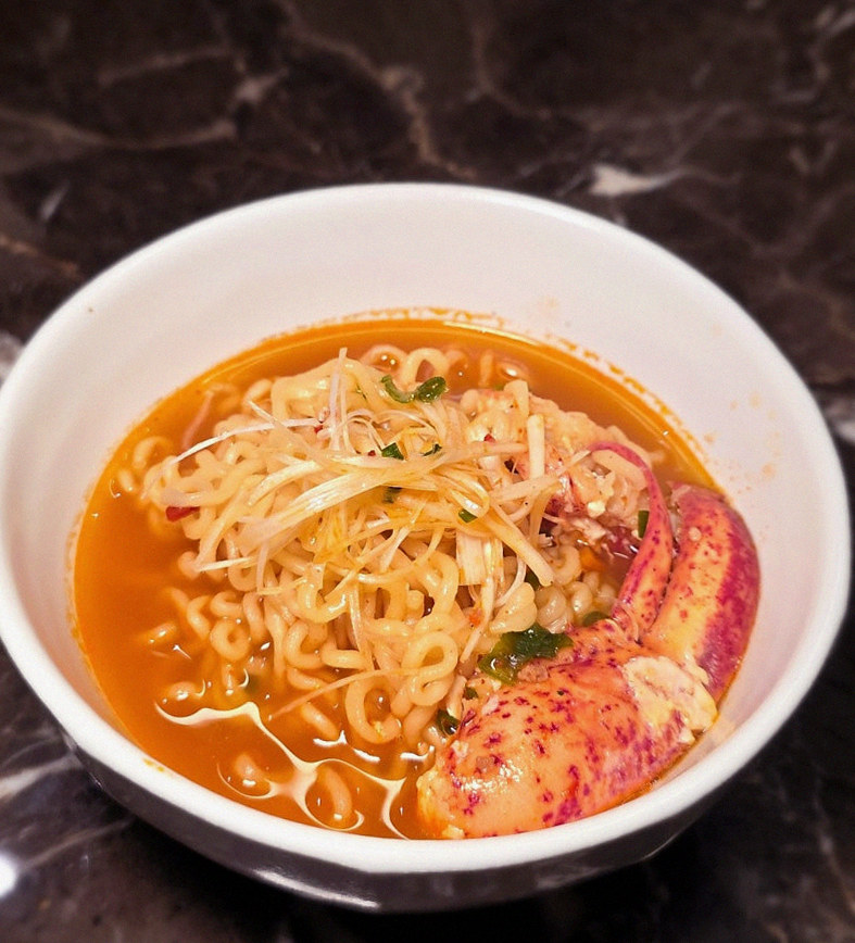 DAEBOJUNG Yeouido · a warm soup to finish the course