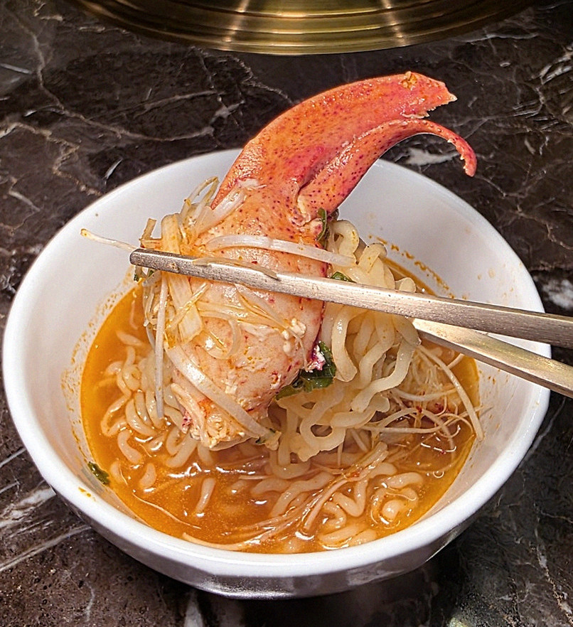 DAEBOJUNG Yeouido · a warm soup to finish the course