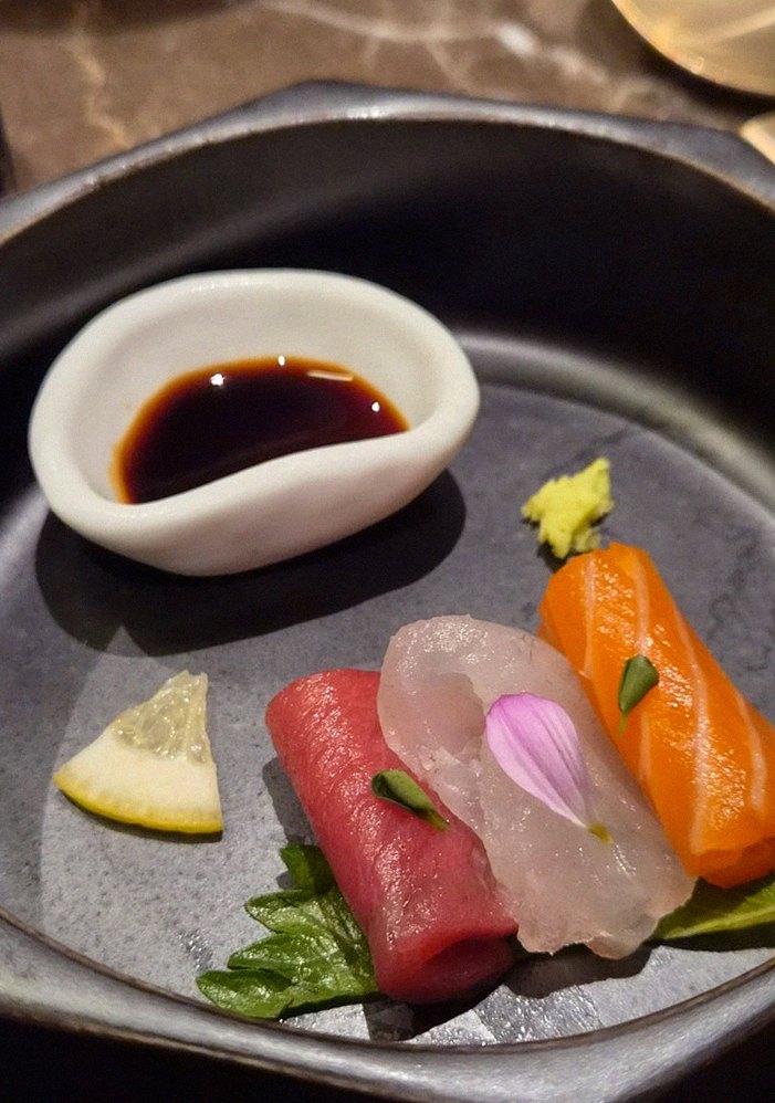 DAEBOJUNG Yeouido · seafood course served alongside the beef