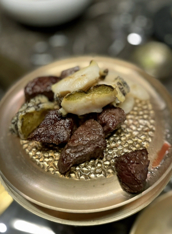 대보정 여의도점 · 여의도 룸식당 여의도 맛집 · 한 접시씩 정성껏 플레이팅된 한우 코스 요리