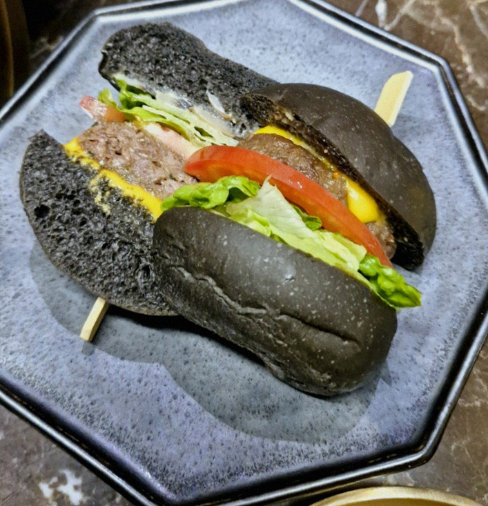 대보정 여의도점 · 여의도 룸식당 여의도 한우오마카세 · 마블링이 살아있는 프리미엄 한우 쇼잉