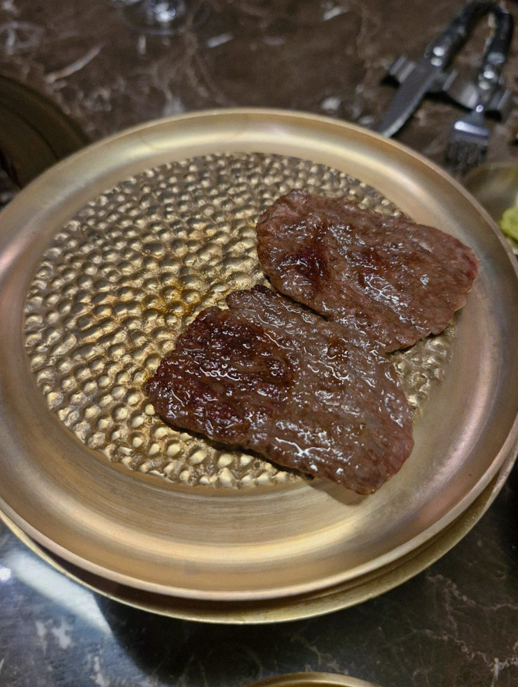 대보정 여의도점 · 여의도 룸식당 여의도 한우오마카세 · 마블링이 살아있는 프리미엄 한우 쇼잉