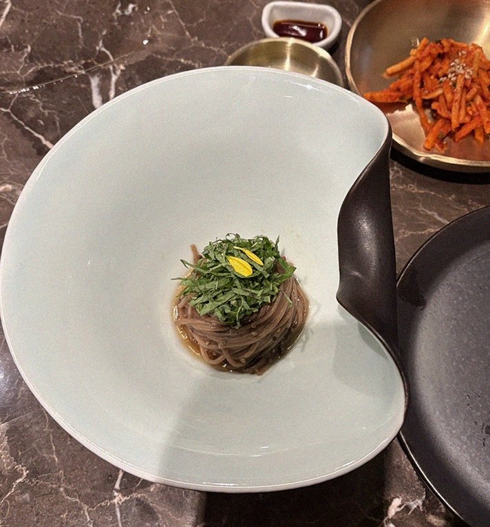 DAEBOJUNG Yeouido · fresh Hanwoo beef tartare (yukhoe)