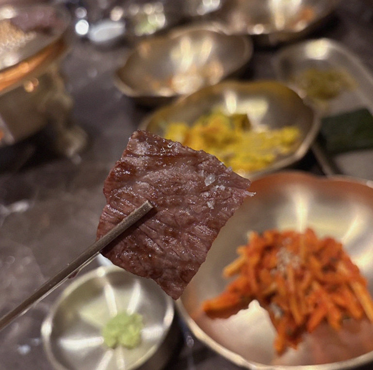 DAEBOJUNG Yeouido · assorted Korean side dishes (banchan)
