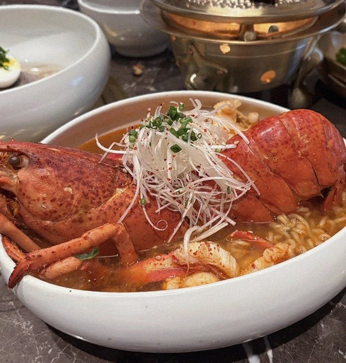DAEBOJUNG Yeouido · a warm soup to finish the course