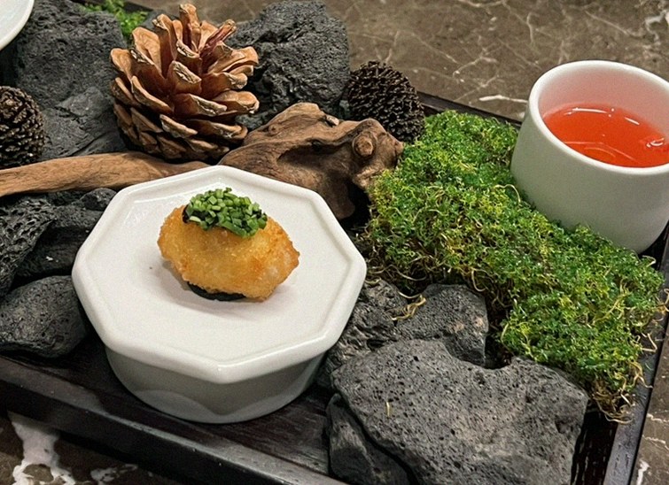 대보정 여의도점 · 여의도 룸식당 여의도 맛집 · 한 접시씩 정성껏 플레이팅된 한우 코스 요리