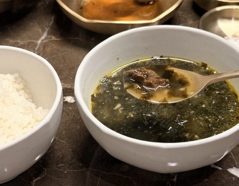 대보정 여의도점 · 여의도 룸식당 여의도 맛집 · 따뜻하게 마무리하는 국물 요리