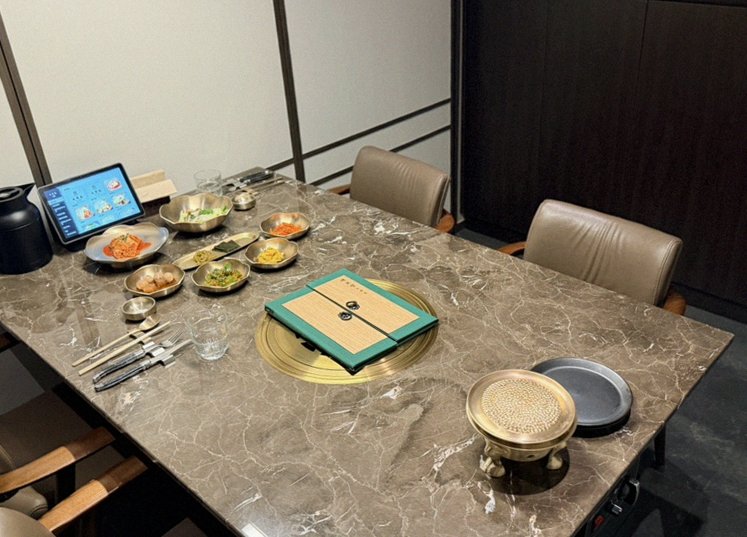 대보정 여의도점 · 여의도 룸식당 여의도 맛집 · 한 상 가득 차려진 한우 오마카세 코스