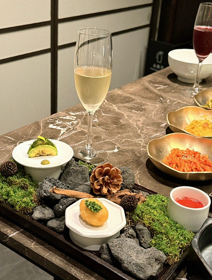 DAEBOJUNG Yeouido · 新鲜韩牛生拌牛肉